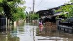 Foto: Banjir 2 Meter Rendam Rumah Warga di Perumnas Antang Makassar