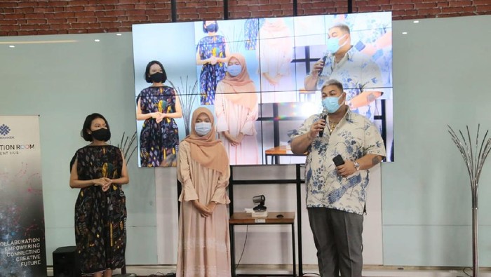 Desainer Kondang Ivan Gunawan mengapresiasi Kementerian Ketenagakerjaan yang dinilai sukses menyelenggarakan Fashion Design Competition Kemnaker 2020 Desainer Kondang Ivan Gunawan mengapresiasi Kementerian Ketenagakerjaan yang dinilai sukses menyelenggarakan Fashion Design Competition Kemnaker 2020