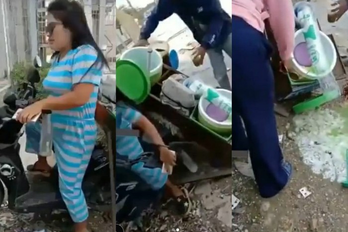 Emak-emak Foto di Gerobak Es Cendol