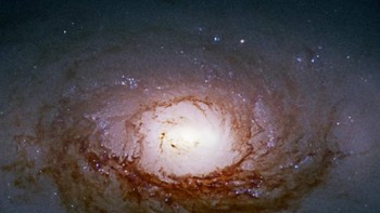 Salah satu struktur dalam galaksi spiral Caldwell 40 (atau NGC 3626) Foto: NASA