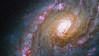 Caldwell 45, atau NGC 5248, adalah galaksi spiral yang terletak di konstelasi Boötes, dan terkenal karena struktur cincin di sekitar nukleusnya. Foto: NASA