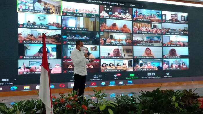 Gubsu Edy Rahmayadi di acara HUT Dharma Wanita (Ahmad Arfah-detikcom)