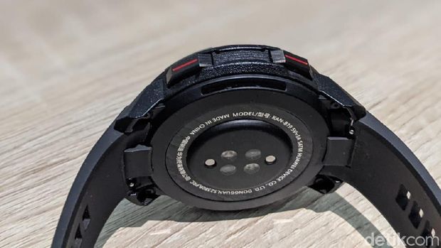 Honor kembali merilis perangkat wearable-nya di Indonesia bernama Honor Watch GS Pro.