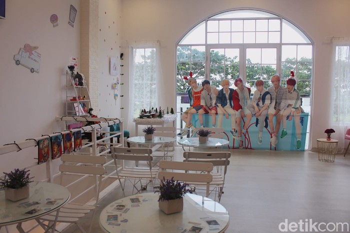 ARMY Dijamin Betah Nongkrong di Kafe Bertema BTS Ini!