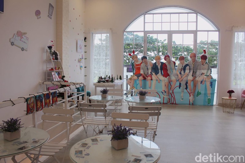 ARMY Dijamin Betah Nongkrong di Kafe Bertema BTS Ini!