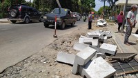 Pelebaran jalan menuju Candi Borobudur dan pembuatan pedestrian di sekitar kawasan tersebut dilakukan karena Candi Borobudur menjadi salah satu destinasi super prioritas. Untuk pelebaran jalan tersebut dilakukan dari Bandara NYIA Kulon Progo menuju Candi Borobudur.  
