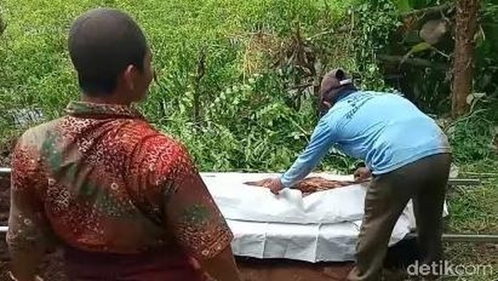 Jasad Mbah Soewardi Masih Utuh 30 Tahun Dimakamkan