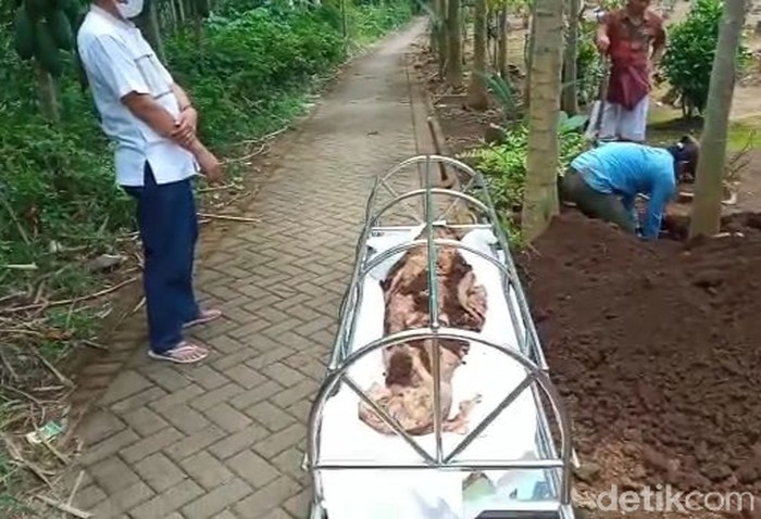Jasad Mbah Soewardi Masih Utuh 30 Tahun Dimakamkan