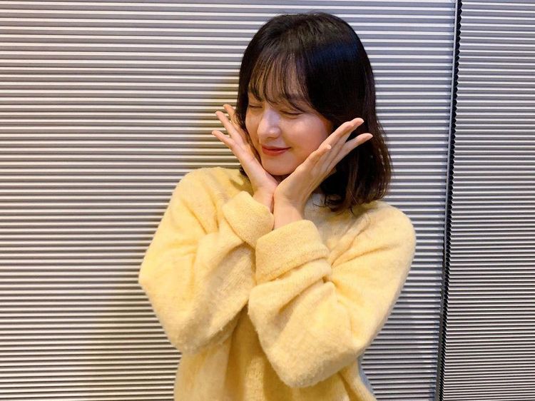 Potret Gemas Kim Ji Won yang Bikin Jatuh Hati