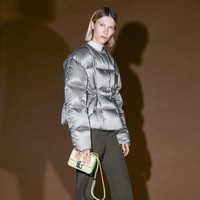 Creative Director Givenchy Matthew M. Williams menghadirkan koleksi pre fall 2021 Givenchy dengan sentuhan kemewahan yang timeless. Foto: dok. Givenchy.