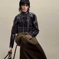 Creative Director Givenchy Matthew M. Williams menghadirkan koleksi pre fall 2021 Givenchy dengan sentuhan kemewahan yang timeless. Foto: dok. Givenchy.