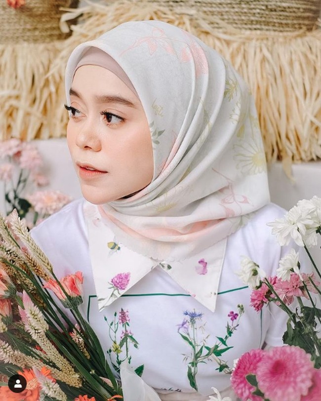 Rizky Billar menyatakan bahwa hubungannya dengan Lesti Kejora bukanlah setting-an atau palsu. NP : perasaan ga bisa di SETTING, tulisnya . Foto: Instagram @ lestykejora