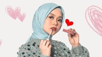 Karir cemerlangnya tak hanya menjadi penyanyi dangdut. Lesti Kejora juga menekuni bisnis komestik dengan nama Purnama Beauty. Foto: Instagram @lestykejora