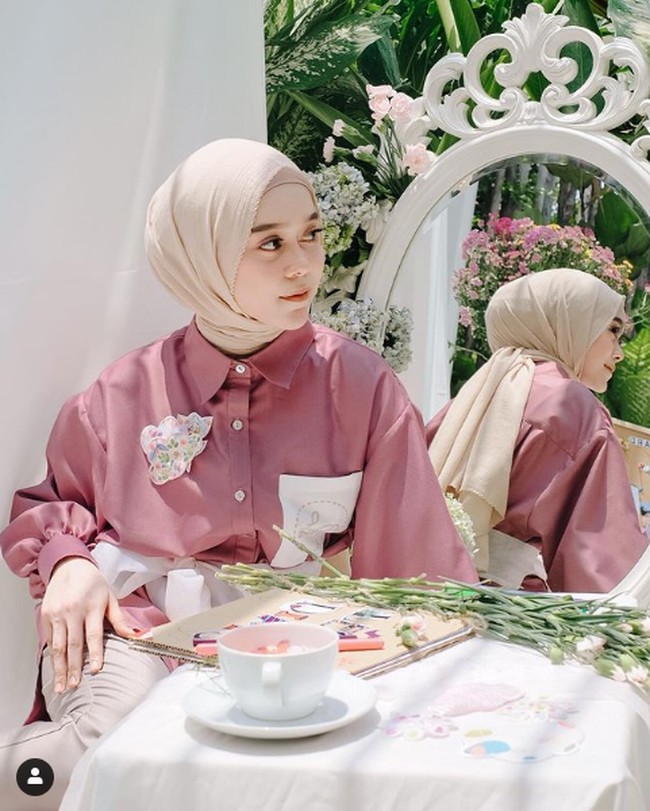 Lesti Kejora mengalahkan sederet wanita cantik lainnya di dunia yang berada di daftar 100 Tercantik di 2020 versi Top Beauty World (TB World). Mereka yang disebut kalah cantik dari Lesti di antaranya Emilia Clarke, Lisa Blackpink dan Aishwarya Rai. Foto: Instagram @ lestykejora