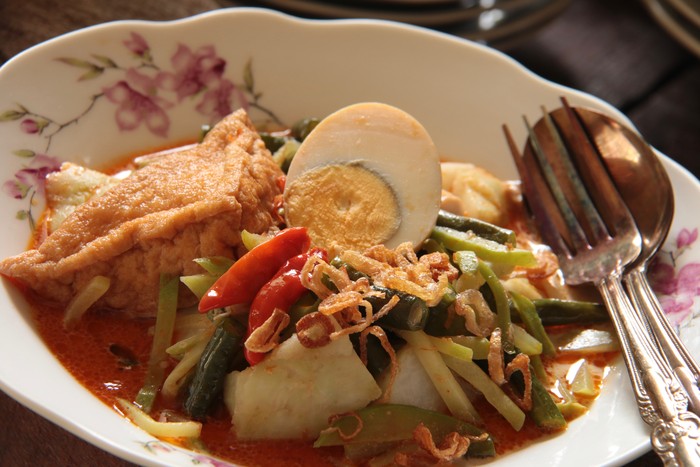 Resep Lontong Sayur Dan Telor Yang Gurih Pedas