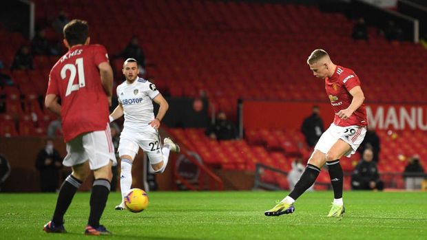 Manchester United MANCHESTER, ENGLAND - DECEMBER 20: Scott McTominay of Manchester United scores their team's first goal during the Premier League match between Manchester United and Leeds United at Old Trafford on December 20, 2020 in Manchester, England. The match will be played without fans, behind closed doors as a Covid-19 precaution. (Photo by Michael Regan/Getty Images)