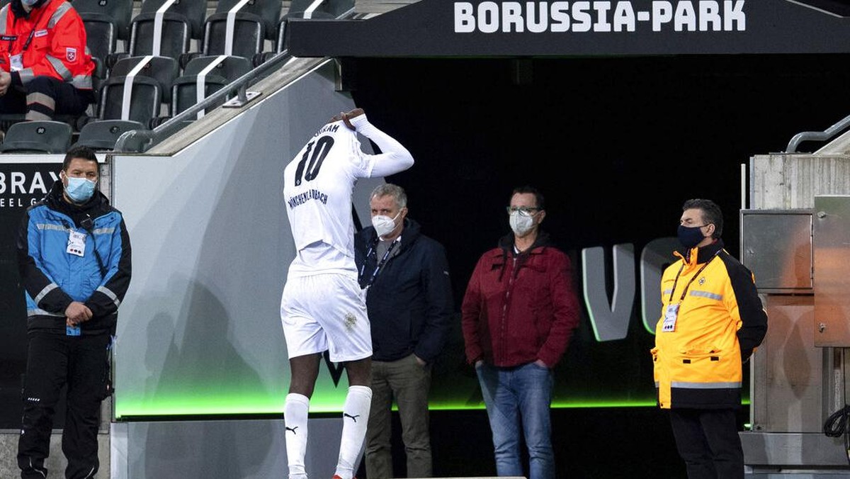 Marcus Thuram didenda klub gara-gara ludahi pemain Hoffenheim (AP/Marius Becker)