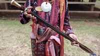 Benda-benda tersebut diyakini memiliki kekuatan spiritual yang luar biasa.