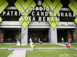 Warga Bekasi Nekat Mudik Siap-siap Dikarantina di Stadion Patriot