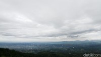 Kawasan Bogor dan sekitarnya tertutup awan gelap, Minggu (20/12/2020) kemarin.