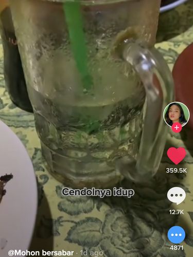 Minum Es di Warung, Wanita Ini Tak Sengaja Seruput Cacing Hidup