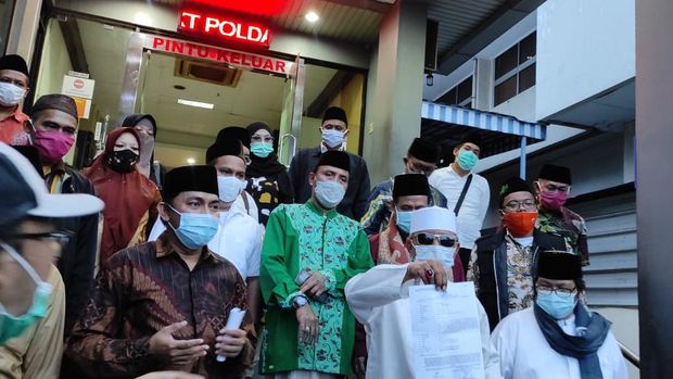 Munarman dilaporkan karena menyebut 6 laskar FPI yang tewas tertembak tak pegang senjata api.
