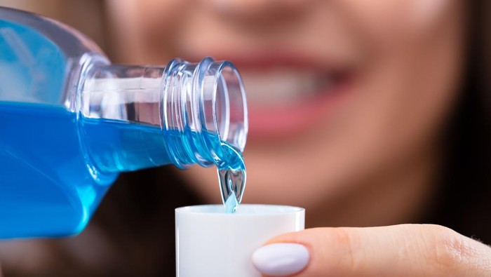 Cegah COVID-19 dengan Obat Kumur, Amankah untuk Penderita Tiroid?