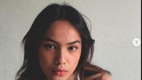 Salah satu gaya Oubrey Aulia. Foto: Instagram