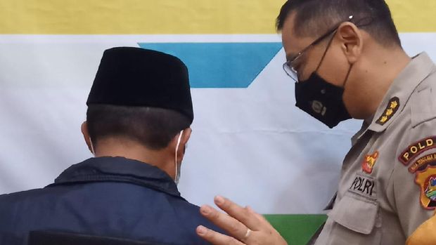 Polda NTB menangkap warga Lotim yang mengirimkan perempuan ke Singapura untuk menjadi pekerja migran ilegal (dok. Istimewa)