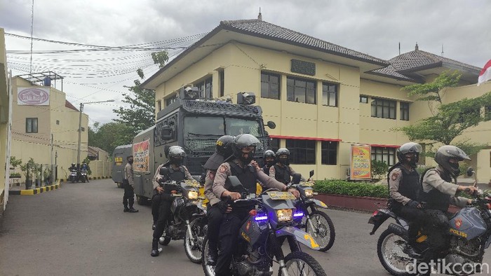Polres Cianjur bentuk tim pemburu kerumunan.