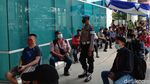 Potret Antrean Penumpang Rapid Test Antigen di Bandara Soetta