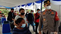 Kapolres Bandara Soekarno-Hatta, Kombes Adi Ferdian Saputra juga sempat datang ke lokasi untuk memantau setelah dapat laporan terjadi kerumunan.