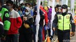 Potret Antrean Rapid Test Antigen di Stasiun Senen