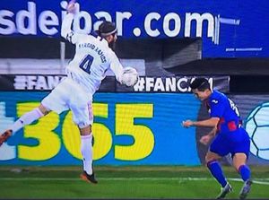 Madrid Tak Diganjar Penalti Lawan Eibar, Koeman Lancarkan Kritik
