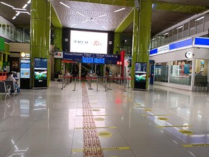 Jelang Libur Natal dan Tahun Baru, Stasiun Gambir Terpantau Sepi