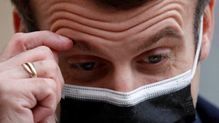 Terinfeksi Covid-19, apakah Macron, Presiden Prancis, melanggar protokol pencegahan virus corona?