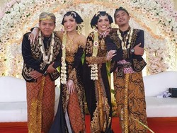 Kembar Nikah Bareng