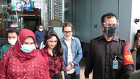 Tissa Biani dan Dul Jaelani saat ditemui di kawasan Trans TV, Jakarta Selatan, SEnin (21/12/2020). Foto: Noel/detikHOT