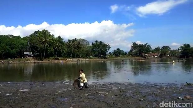 Tradisi Tangkap Ikan di Garut