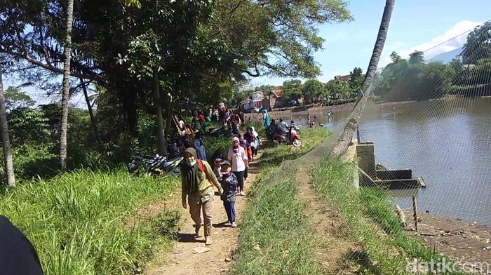 Tradisi Tangkap Ikan di Garut
