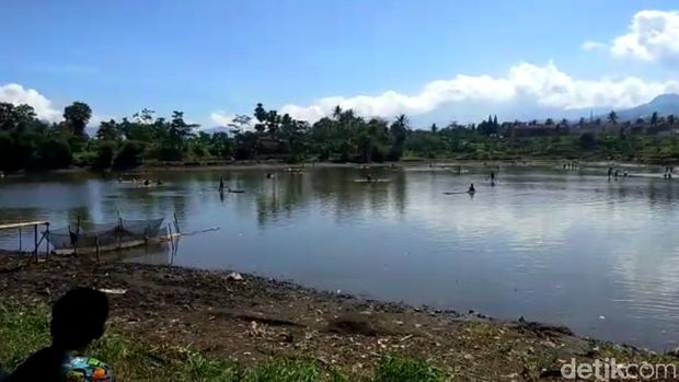 Tradisi Tangkap Ikan di Garut