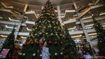 Wow, Ada Pohon Natal Raksasa di Mal Taman Anggrek