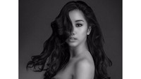 Baru-baru ini, Chika Kinsky terbuka soal hubungan sesama jenisnya dengan model Yumi Kwandy. (Foto: dok. Instagram @chikakinsky19) 