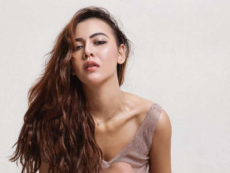 7 Potret Ratu Rizky Nabila Istri Pesepakbola Alfath Fathier