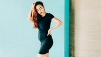 Saat ini Ratu Rizky Nabila sedang mengandung anak pertama buah pernikahannya dengan Alftah Fathier. (Foto: dok. Instagram @raturn) 