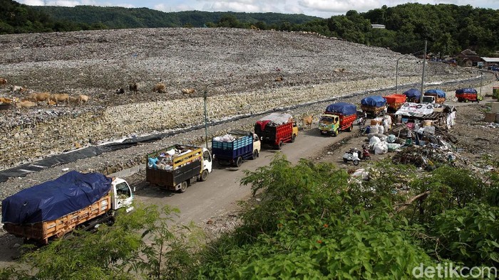 Begini Kondisi Terkini di TPST Piyungan yang Diblokir Warga TPST Piyungan di Bantul, DIY, ditutup warga yang memprotes pembongkaran sampah di akses jalan warga. Seperti apa kondisi terkini di sana?
