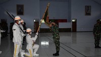 Acara sertijab ini juga diikuti oleh tradisi satuan berupa mencium Dhuaja (bendera kesatuan) Korem 071 /Wijayakusuma Musthi Cakra Sukarno Aji. Hal ini dimaksudkan untuk memberikan motivasi, inovasi dan jatidiri terhadap pejabat baru.