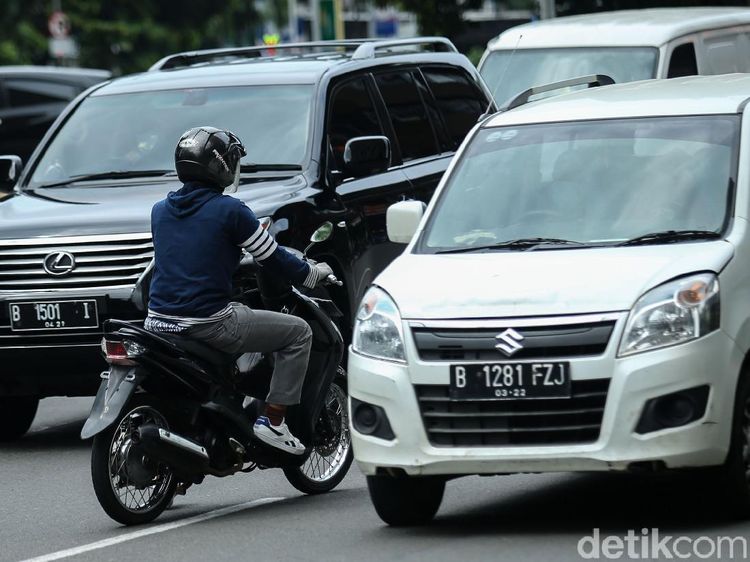 Penyakit Akut Pemotor Jakarta: Nekat Lawan Arah
