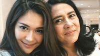 Nana Mirdad dan artis Lidya Kandou dikenal dekat sebagai pasangan ibu dan anak artis. (Foto: dok. Instagram) 