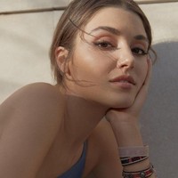 3. Hande ErcelCukup banyak artis Turki yang masuk nominasi wanita tercantik. Aktris Hande Ercel yang memang punya paras menawan bahkan menempati posisi ketiga.Foto: dok. Instagram